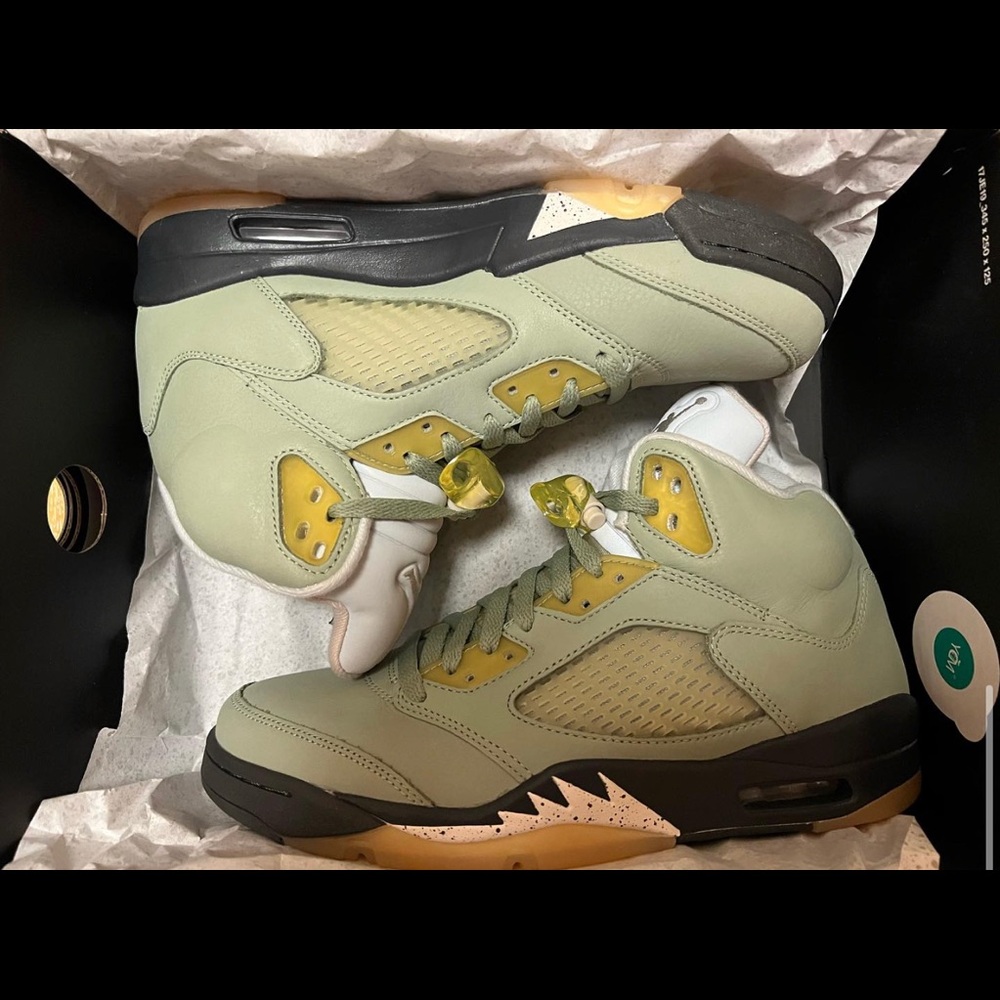 Air Jordan 5 Retro “Jade Horizon” Size 9